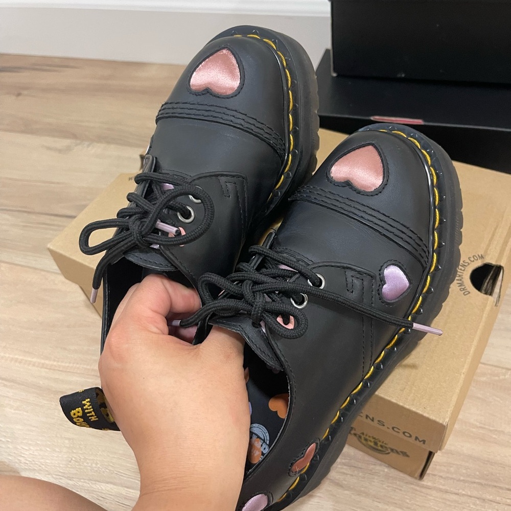 Dr. Martens 1461 LEATHER HEART PLATFORM SHOES